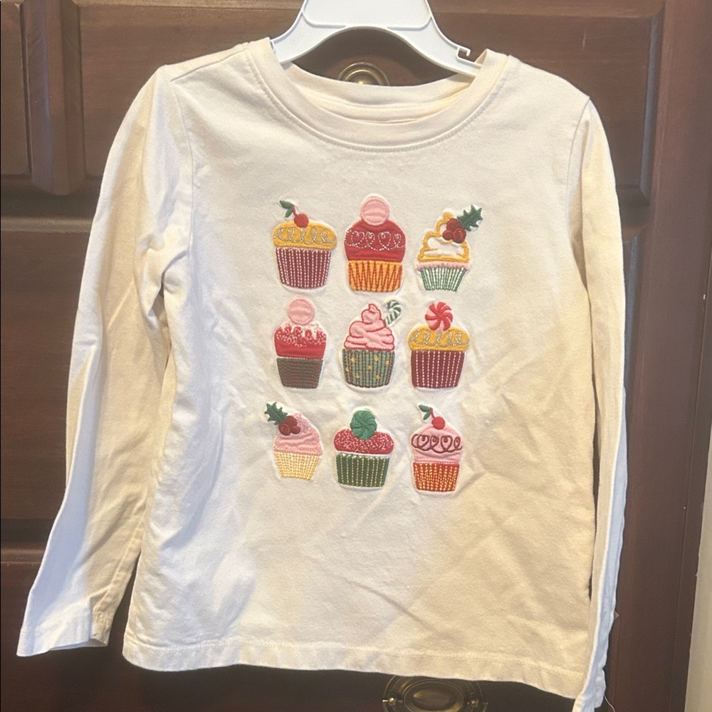 Hanna Andersson Cream Long Sleeve Shirt with Colorful Cupcakes